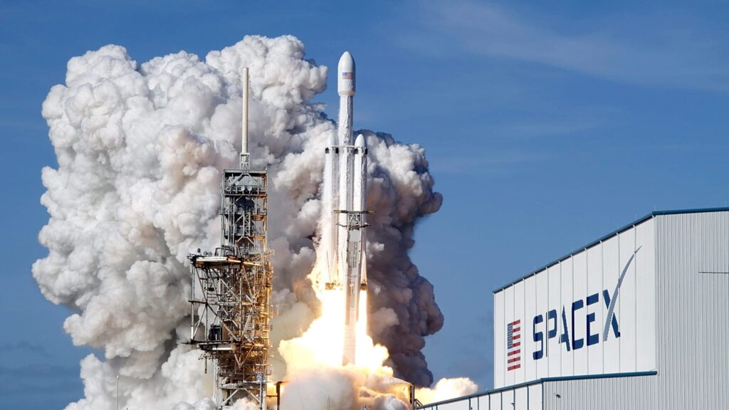 Musk Wins Massive SpaceX Stock Awards if $6.6 Trillion Hit