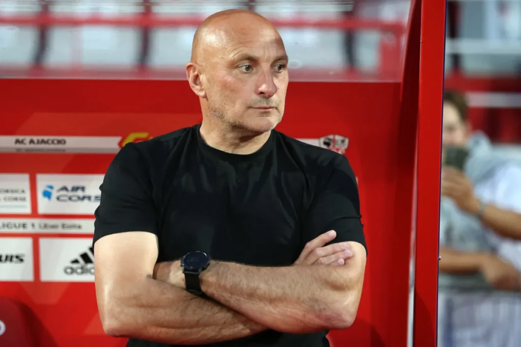 I wonâ€™t work under these conditions: Ligue 1 coach blasts board and quits