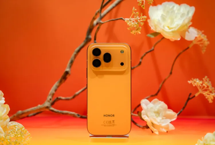 It Looks Exactly Like an iPhone. But It Has a 9,000 mAh Battery.