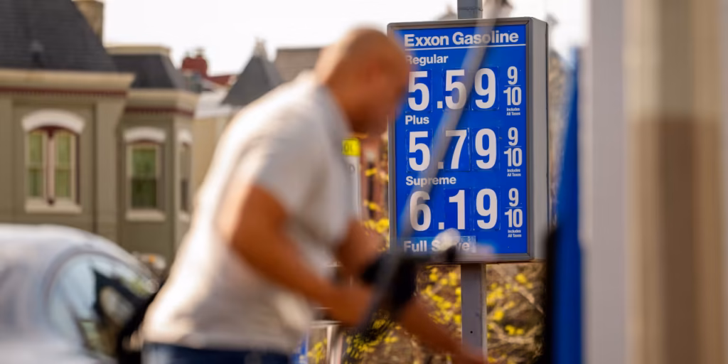 Higher Prices, Lower Rates? Powell Explains the $4 Gas Paradox
