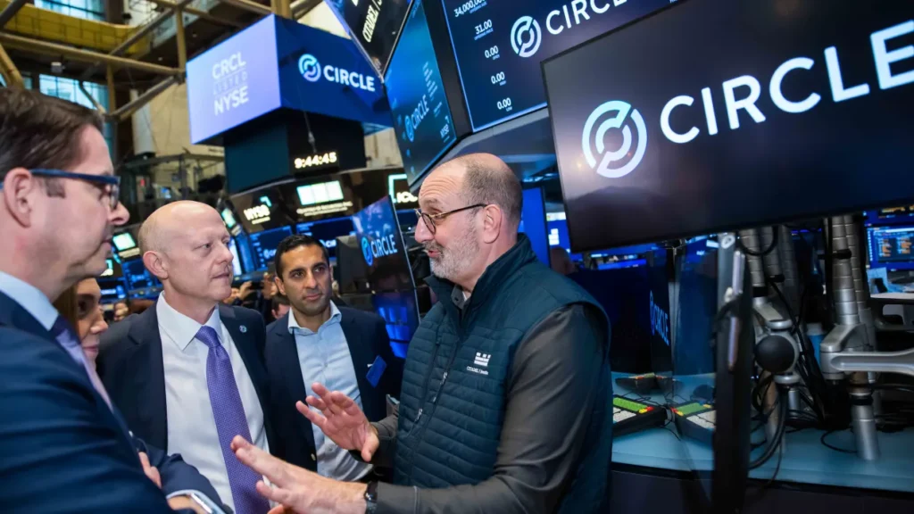 Circle Raises $222M From BlackRock and Apollo for Arc Blockchain