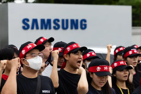 Samsung Strike Threatens Chip Output as Talks Resume Monday
