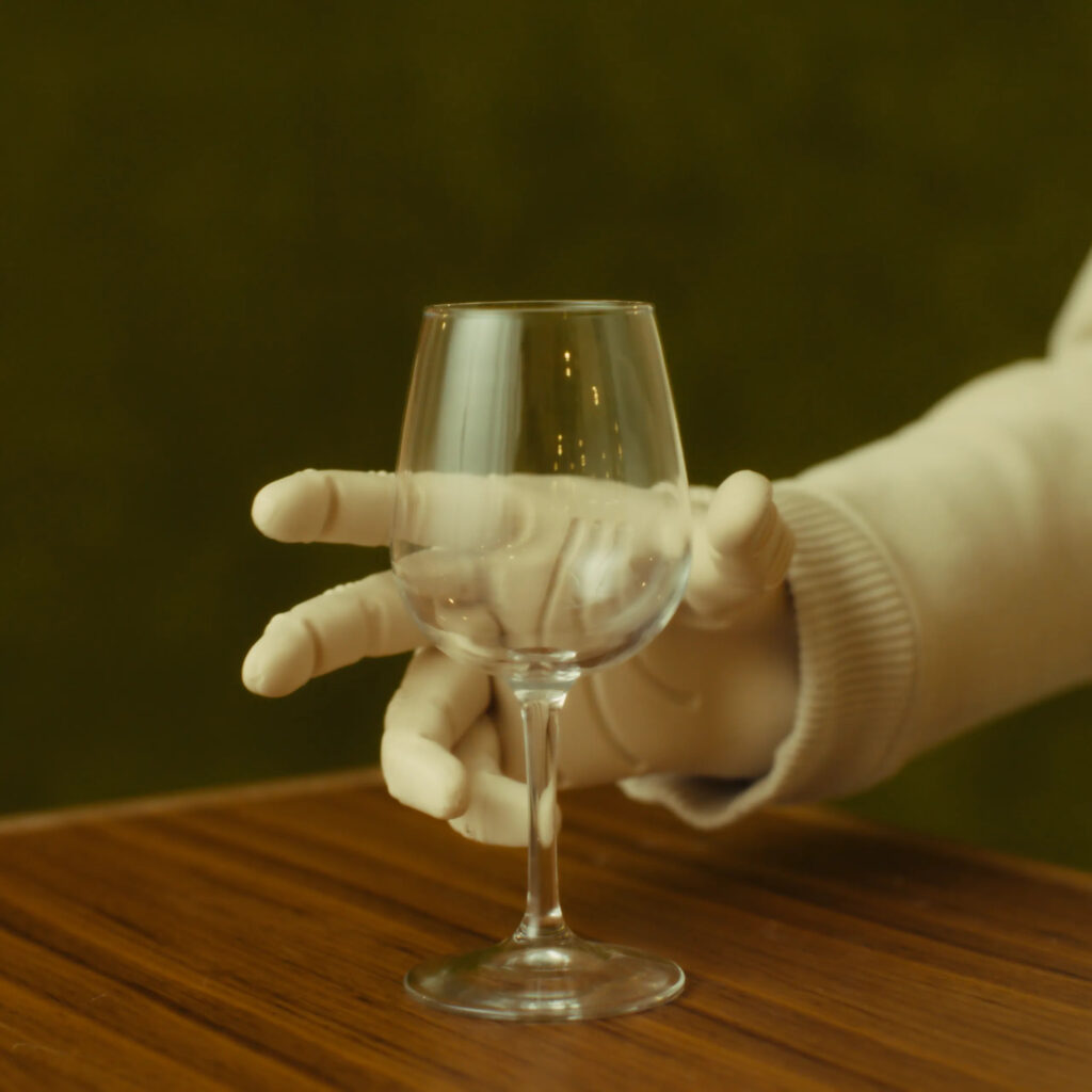 1X Neo robot hands can feel a glass slipping